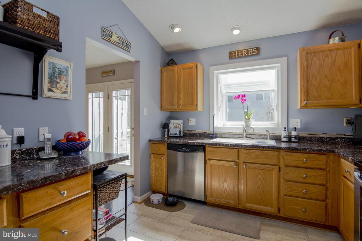 9551 Kings Grant Road Laurel, MD 20723 - Photo 10 of 30 Kitchen