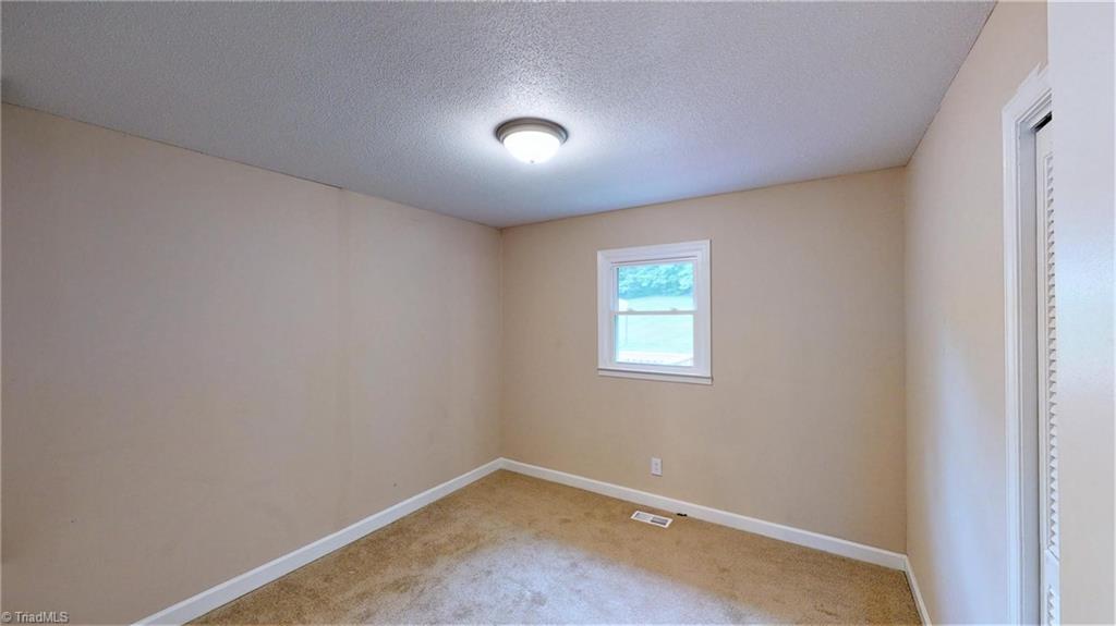 201 High Meadows Road Thomasville, NC 27360 - Photo 9 of 50 Gallery Image 9