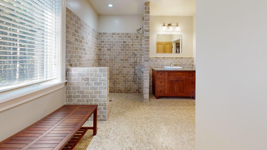 29 Boulder Hill Road Tenants Harbor, ME 04860 - Photo 42 of 90 Primary Full Bathroom Suite