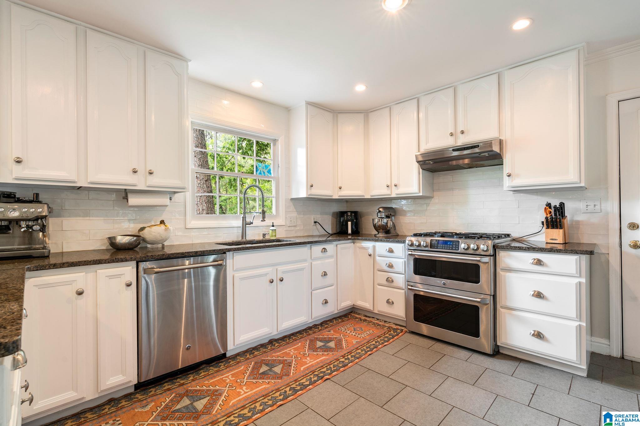 3304 Circle Hill Road Birmingham, AL 35243 - Photo 3 of 60