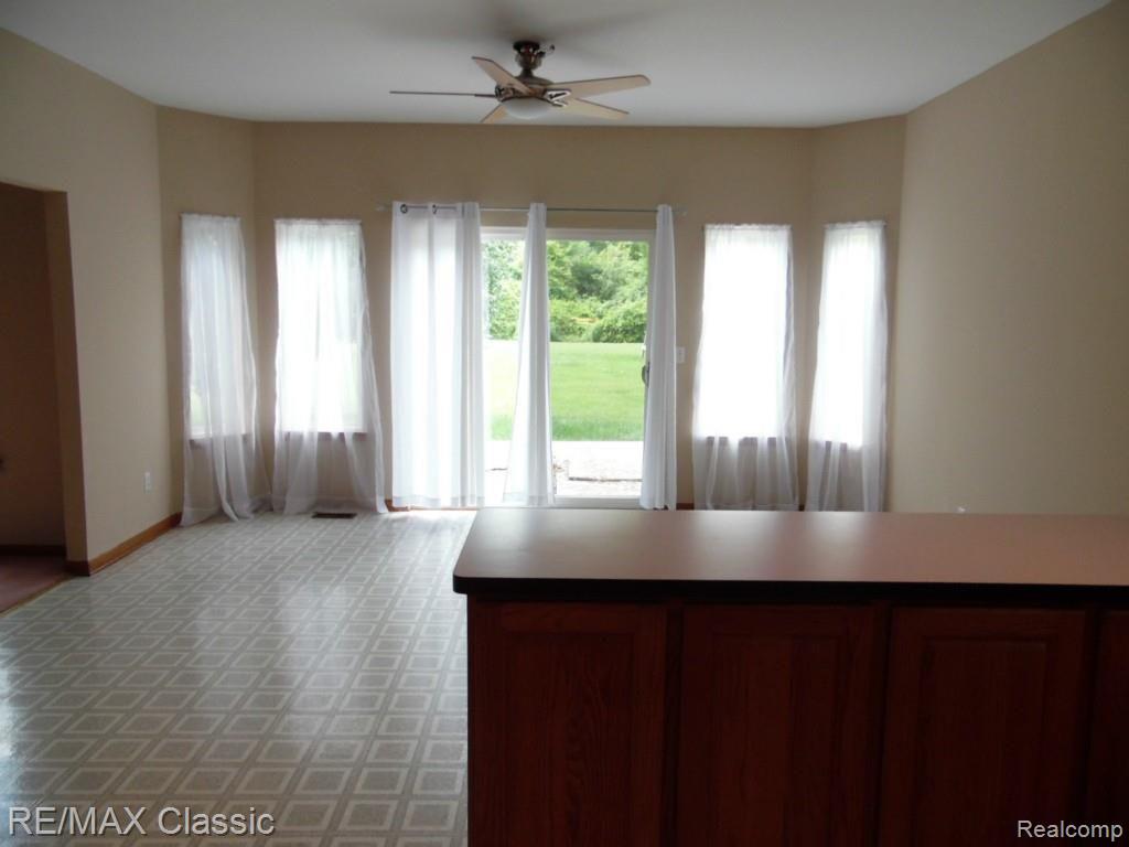 16723 Ryan Road Livonia, MI 48154 - Photo 13 of 43 SAM_6566.jpg