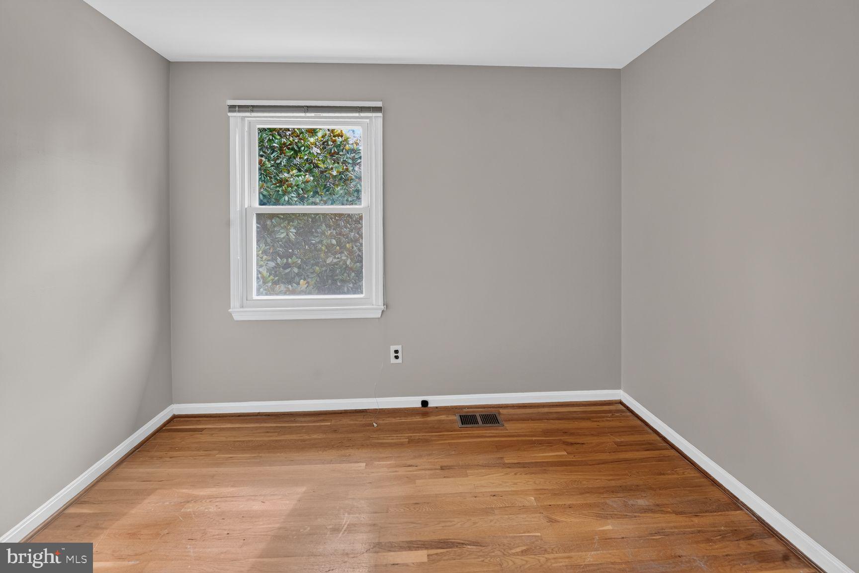 9011 Ivanhoe Road Fort Washington, MD 20744 - Photo 20 of 27 Bedroom 4