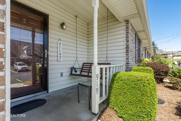 $230,000 | 919 Chip Cove Lane, Knoxville, TN 37938