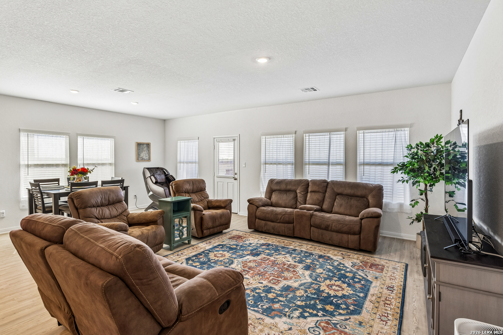 5801 Musquiz Ridge Seguin, TX 78155 - Photo 7 of 40