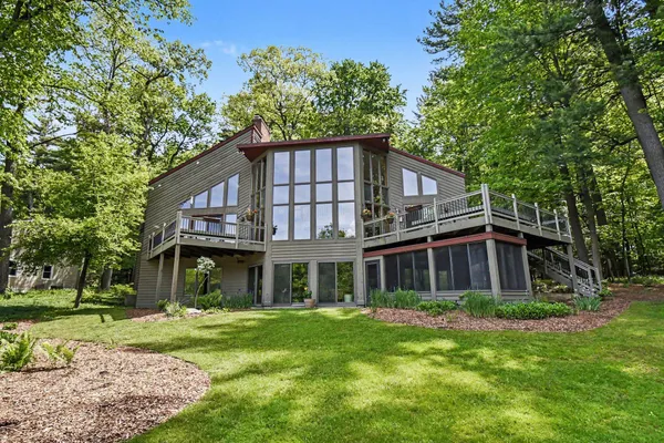$1,300,000 | 1843 Timber Trail Drive Southeast, Ada, MI 49301