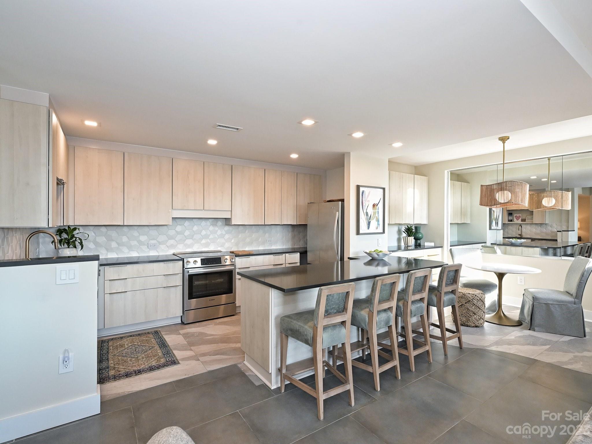 1300 Reece Road, Unit 420 Charlotte, NC 28209 - Photo 4 of 19 Gallery Image 4