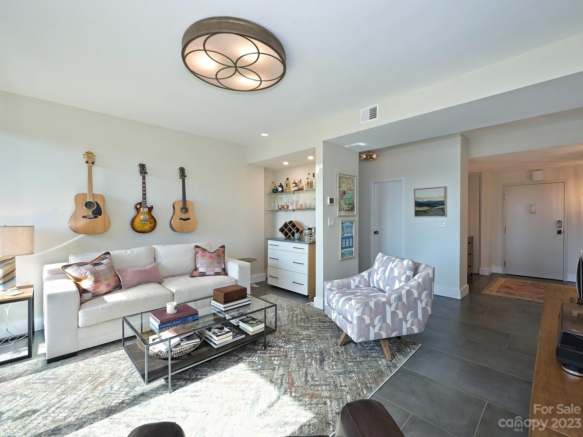 1300 Reece Road, Unit 420 Charlotte, NC 28209 - Photo 6 of 19 Gallery Image 6