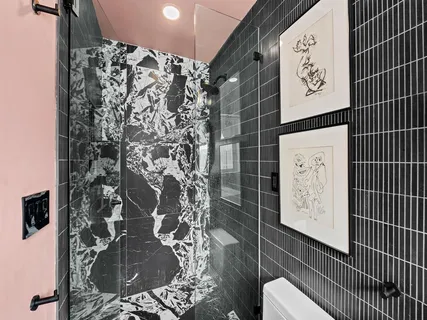 a picture of a bathroom