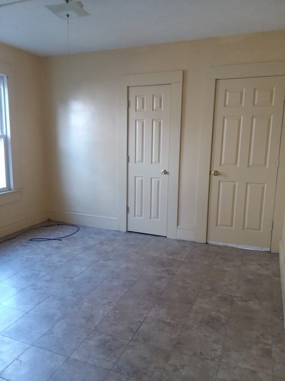 8-10 Wolcott Street Springfield, MA 01104 - Photo 5 of 7 Gallery Image 5