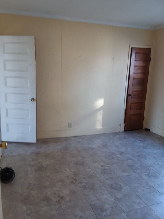8-10 Wolcott Street Springfield, MA 01104 - Photo 6 of 7 Gallery Image 6