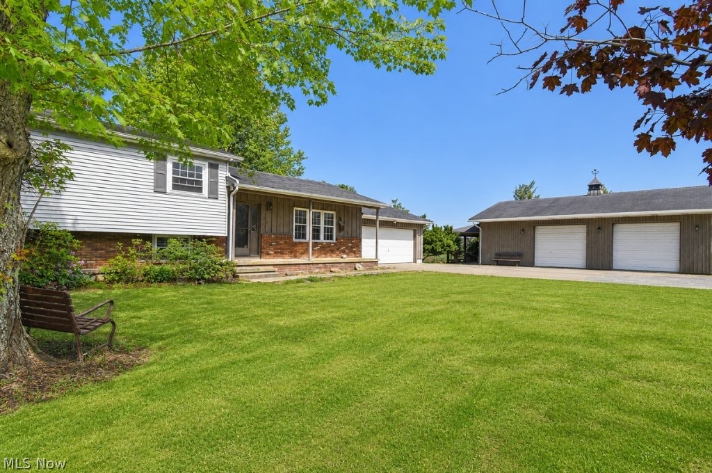 7840 Sumner Road Chardon, OH 44024 - Photo 3 of 49