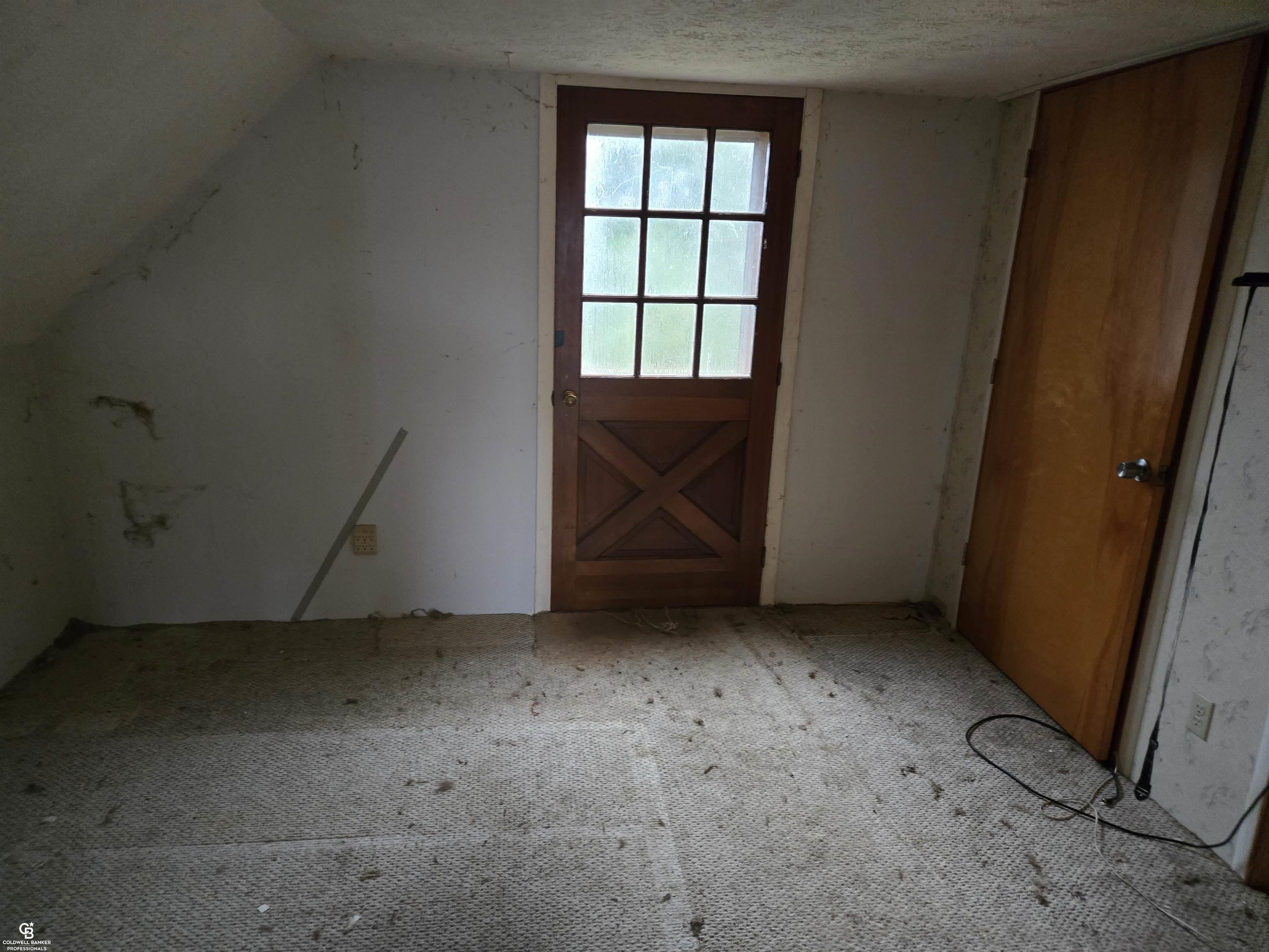 1815 Riley Center Road Memphis, MI 48041 - Photo 14 of 22 Sitting rm