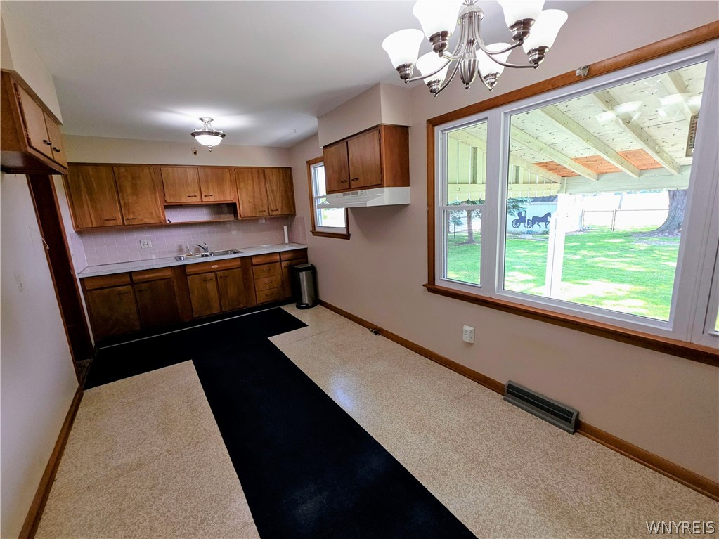 7225 Norman Road Wheatfield, NY 14120 - Photo 7 of 34