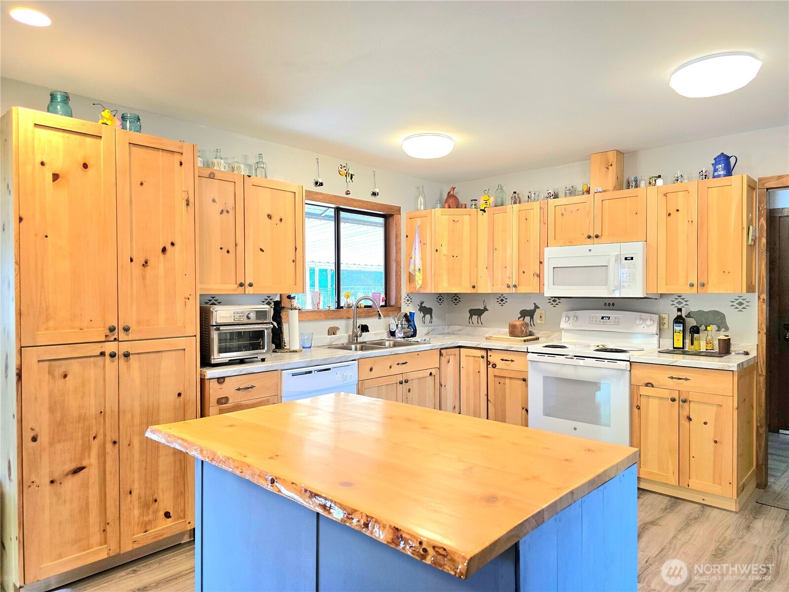 2352 Pacific Street Raymond, WA 98577 - Photo 7 of 40 Gallery Image 7