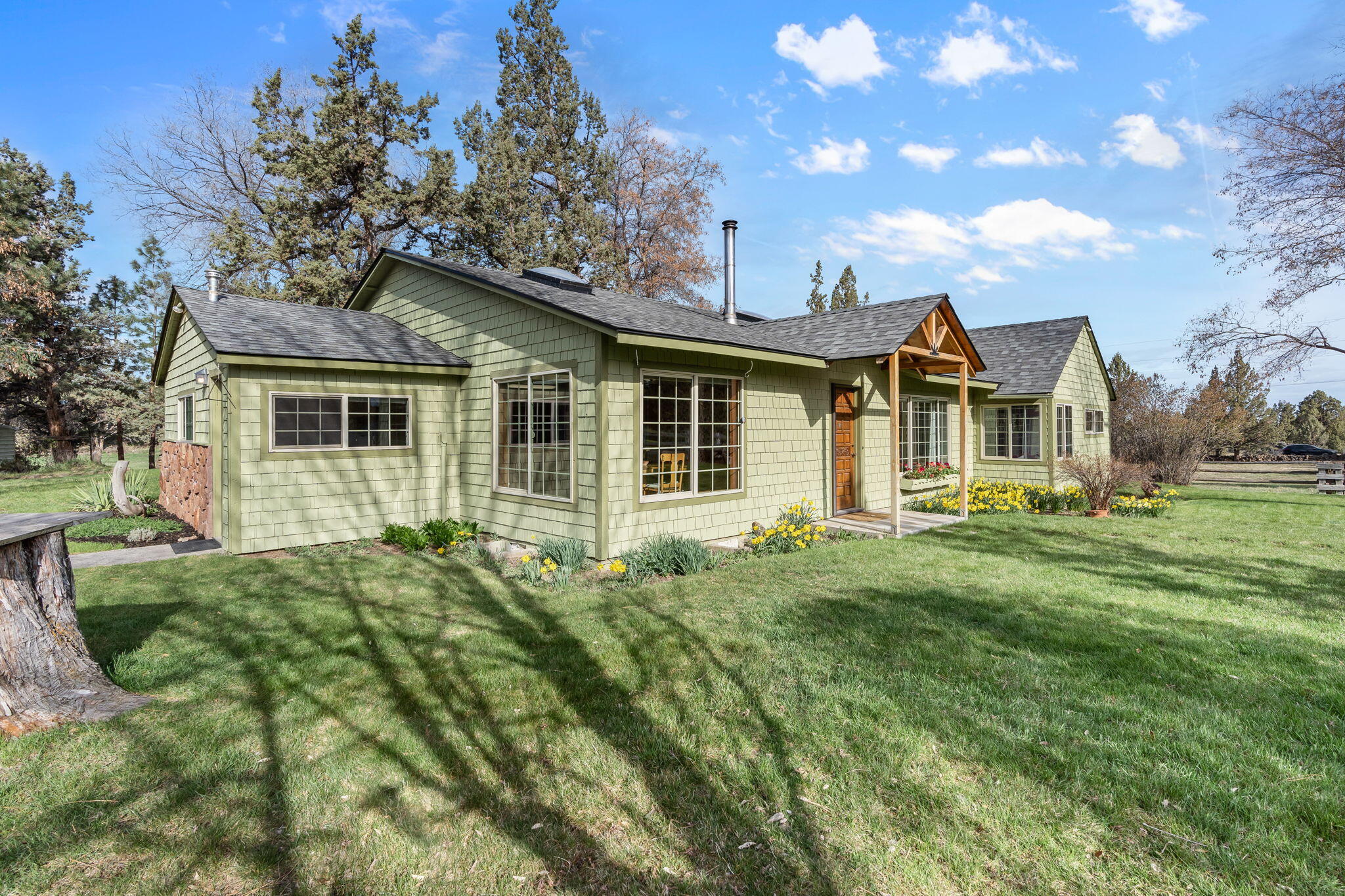 22655 Alfalfa Market Road Bend, OR 97701 - Photo 6 of 58 New Roof in 2023