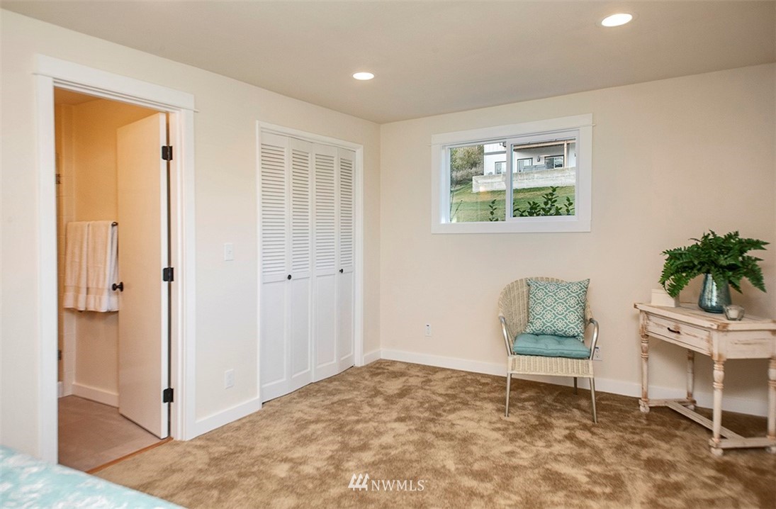 1360 East Bercot Road Freeland, WA 98249 - Photo 17 of 39 Gallery Image 17