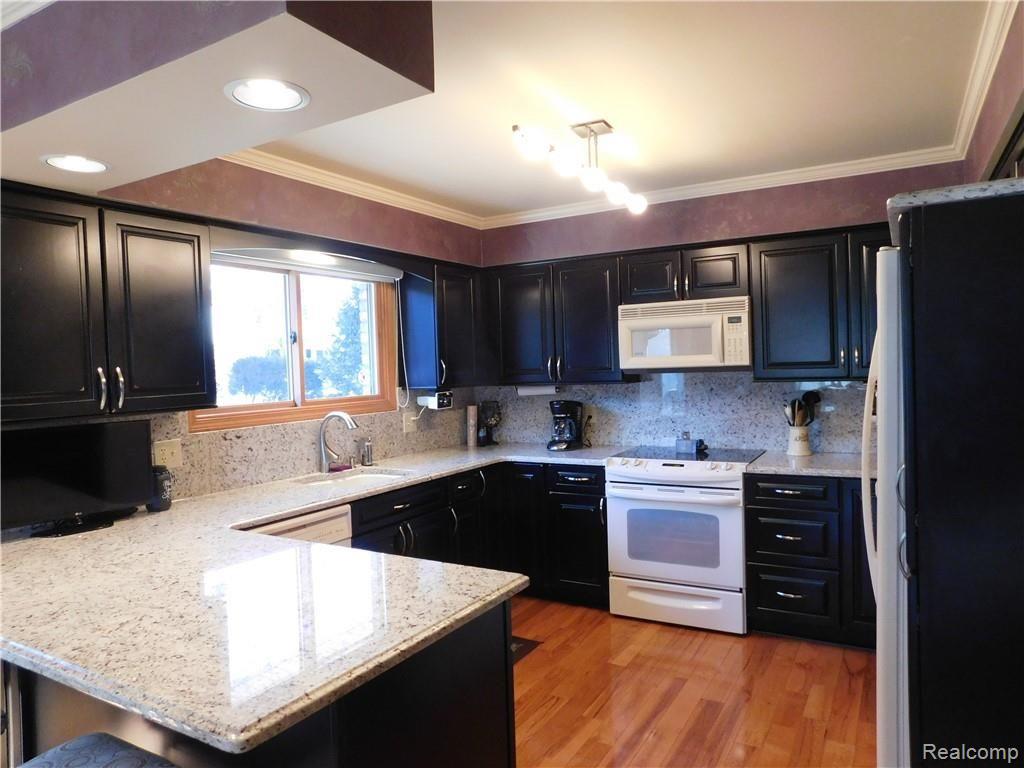 49671 Compass Point Drive Chesterfield, MI 48047 - Photo 14 of 30