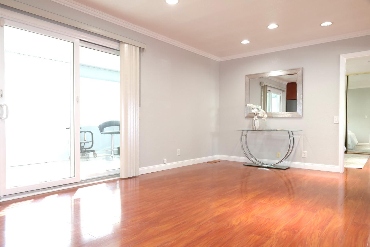 5450 Monterey Road, Unit 168 San Jose, CA 95111 - Photo 32 of 65 a view of a livingroom with wooden floor