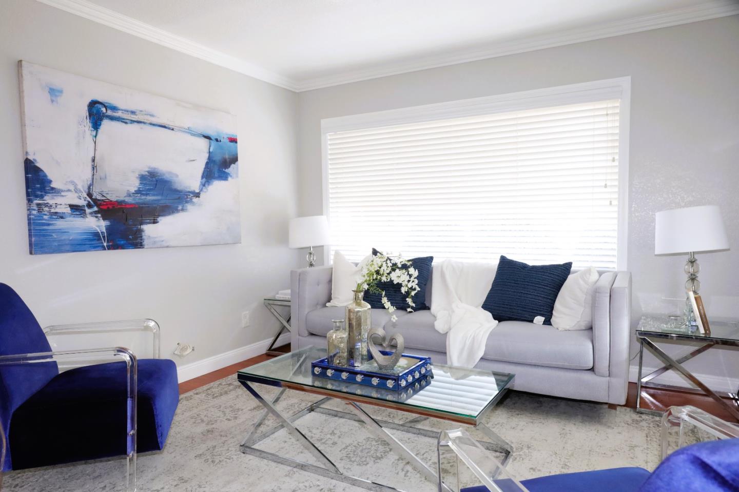 5450 Monterey Road, Unit 168 San Jose, CA 95111 - Photo 38 of 65 a living room with furniture and a potted plant