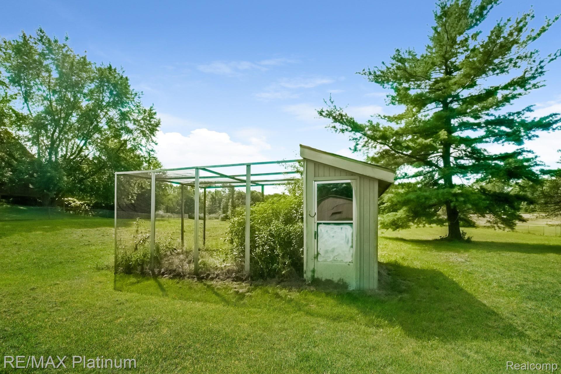 9262 Townley Road Fenton, MI 48430 - Photo 59 of 65 059-photo-exterior-8522388.jpg