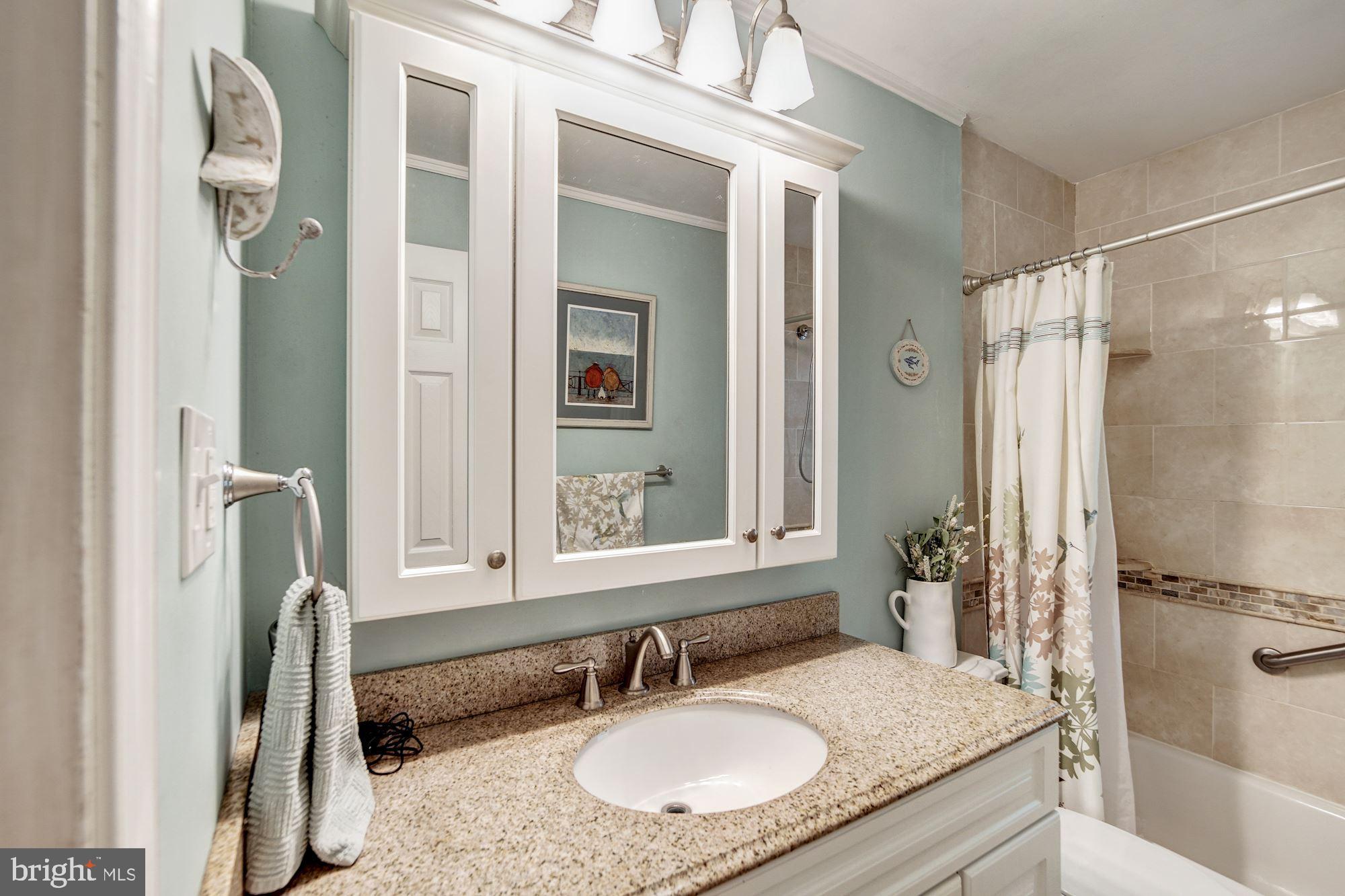 906 Linfield Road Newark, DE 19713 - Photo 15 of 28 Updated hall bath
