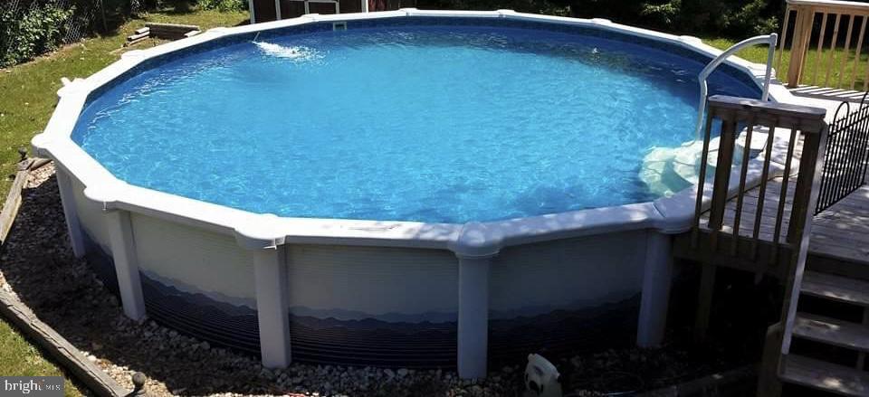 906 Linfield Road Newark, DE 19713 - Photo 26 of 28 Pool with deck area