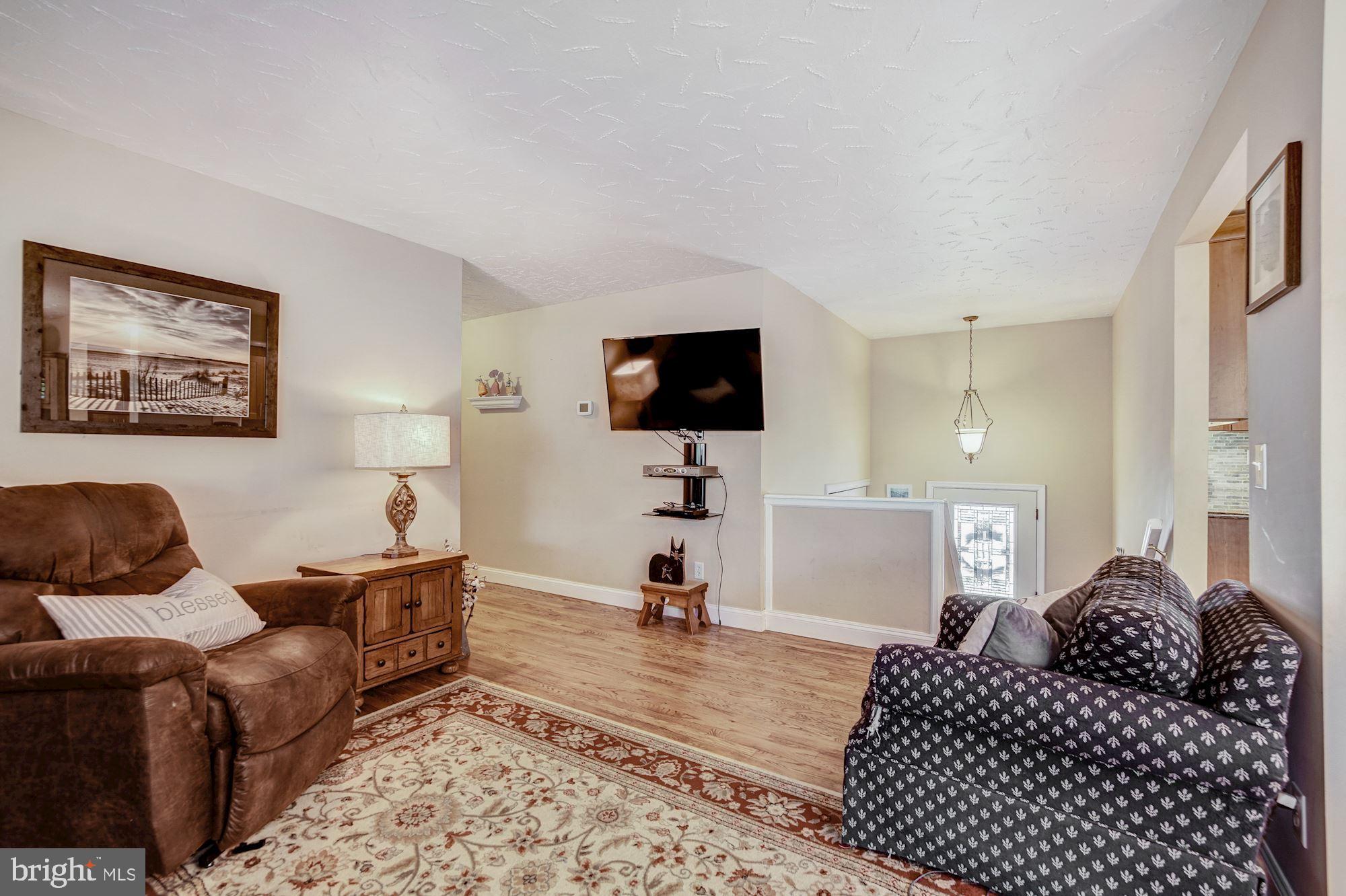 906 Linfield Road Newark, DE 19713 - Photo 6 of 28 Living room
