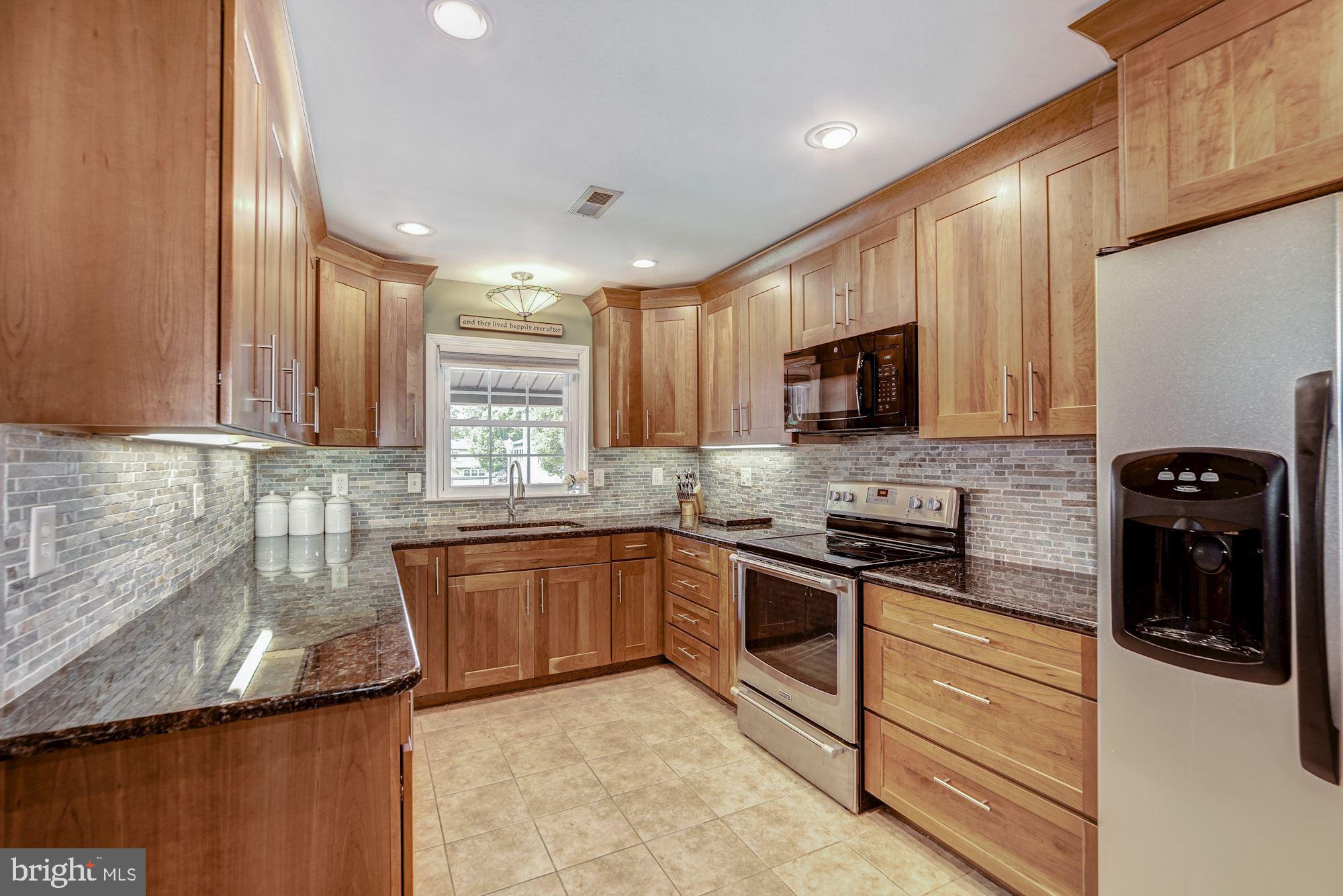 906 Linfield Road Newark, DE 19713 - Photo 10 of 28 Updated kitchen