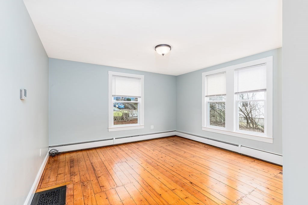 363 Concord Road Billerica, MA 01821 - Photo 16 of 42 an empty room with a window