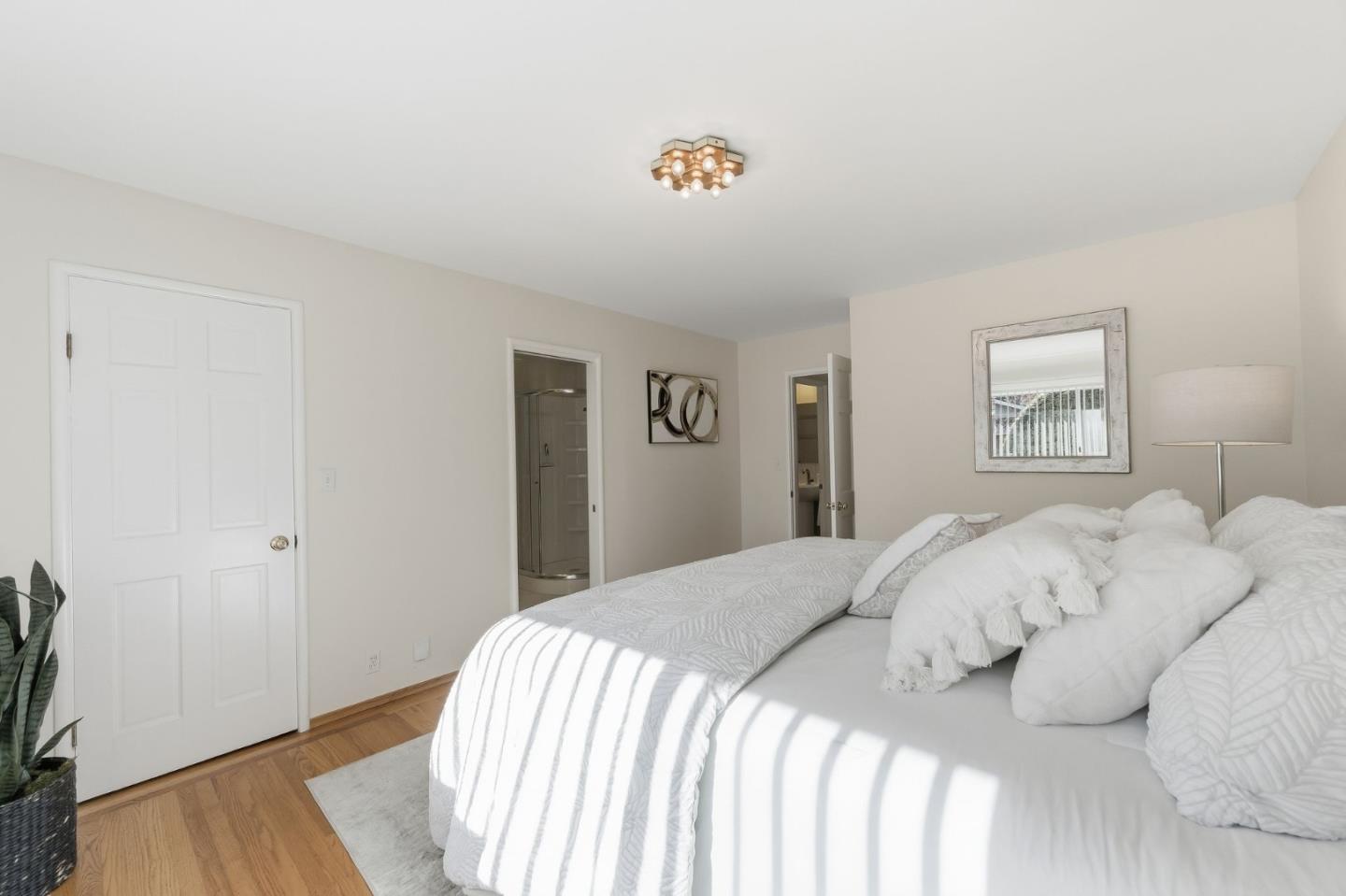 28 Willow Road Menlo Park, CA 94025 - Photo 13 of 35