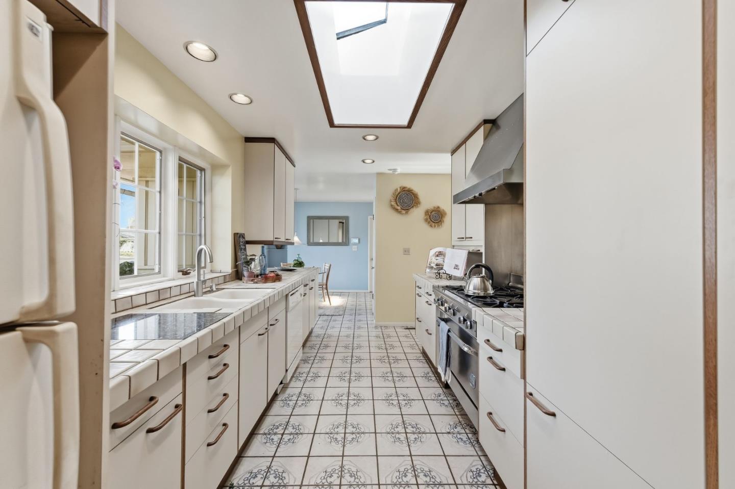 28 Willow Road Menlo Park, CA 94025 - Photo 20 of 35