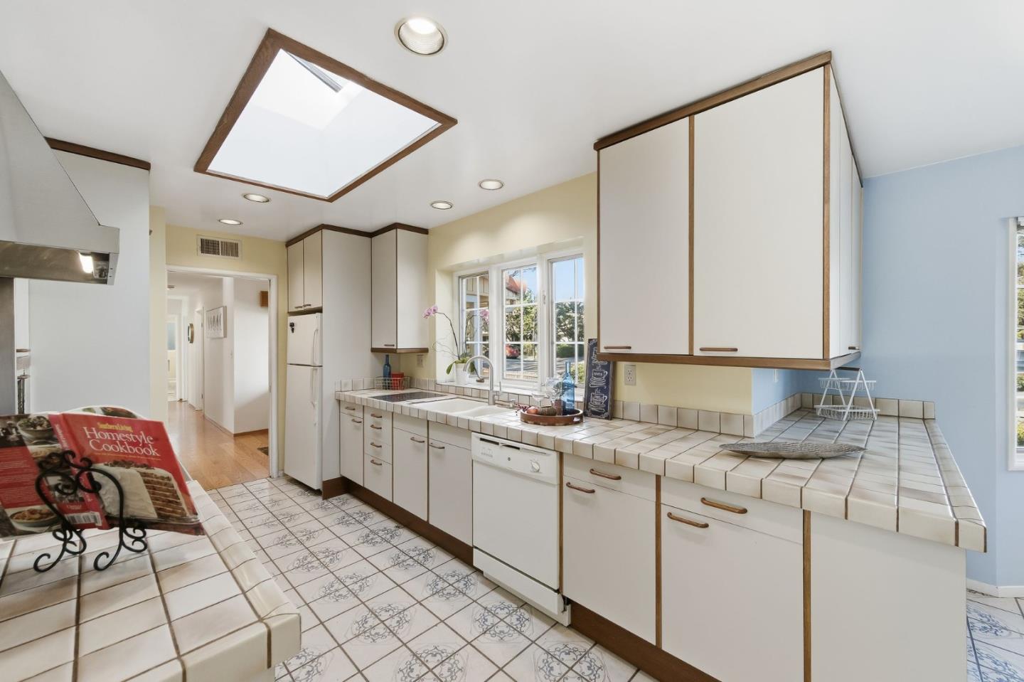 28 Willow Road Menlo Park, CA 94025 - Photo 21 of 35