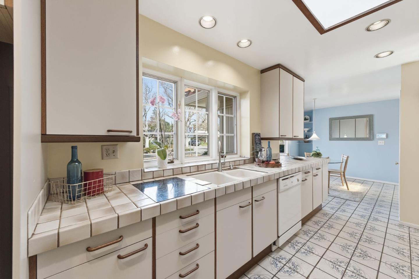 28 Willow Road Menlo Park, CA 94025 - Photo 22 of 35