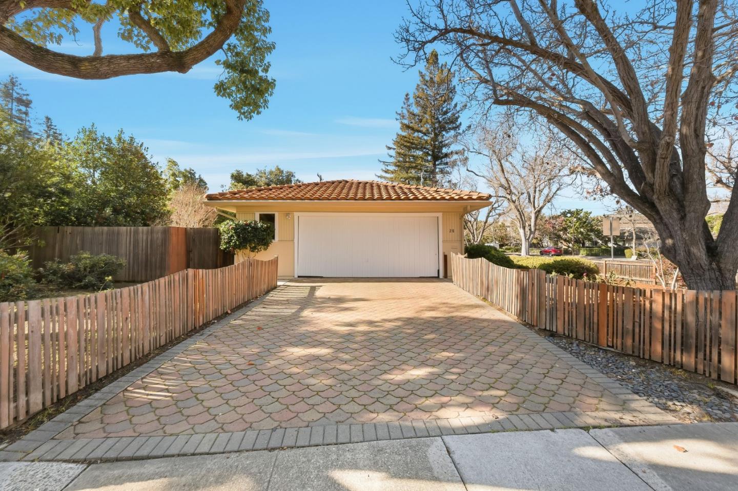 28 Willow Road Menlo Park, CA 94025 - Photo 4 of 35