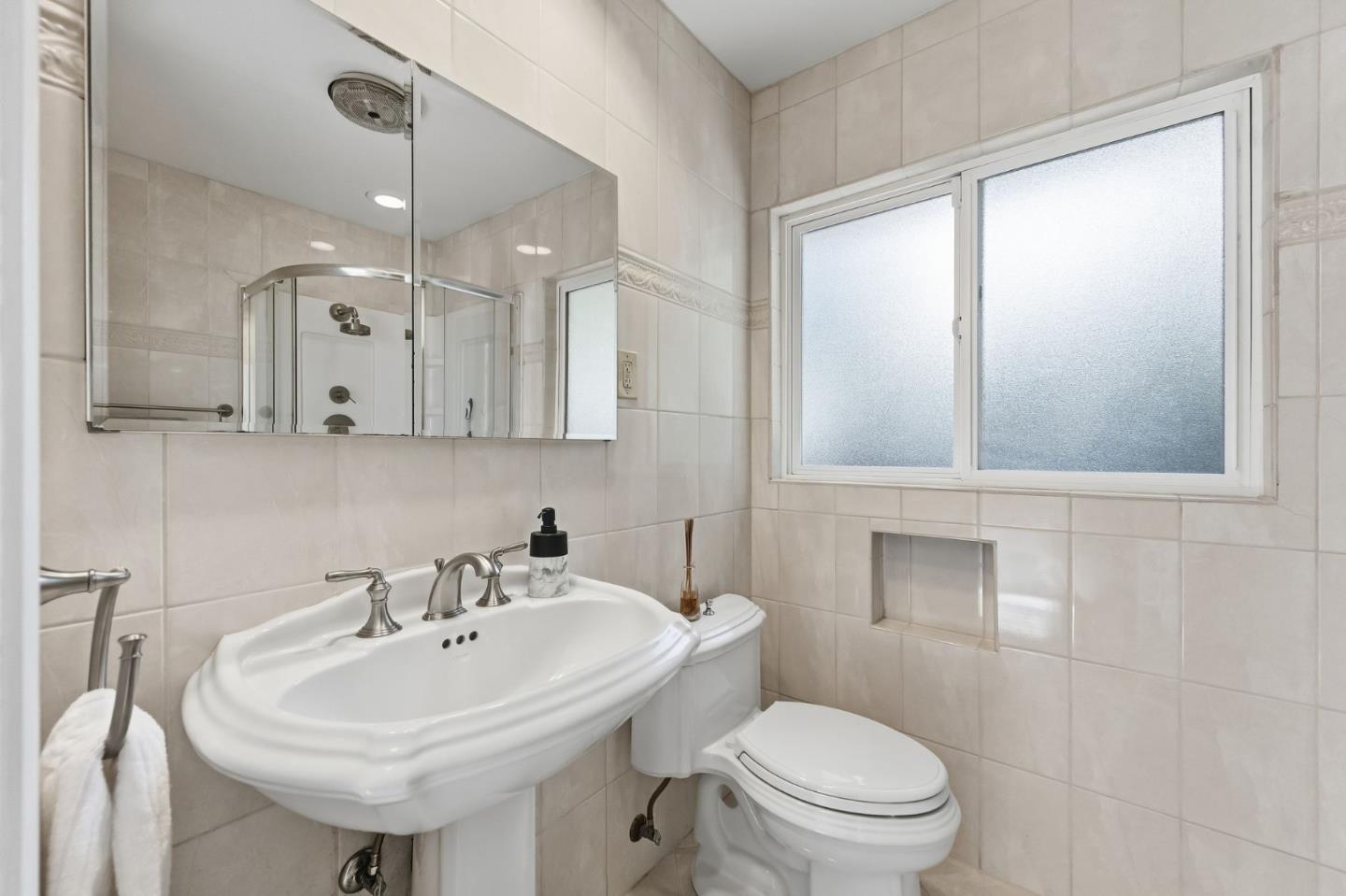 28 Willow Road Menlo Park, CA 94025 - Photo 8 of 35