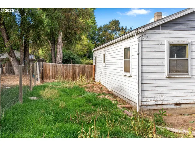 $225,000 | 921 Verdant Street, The Dalles, OR 97058