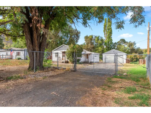 $225,000 | 921 Verdant Street, The Dalles, OR 97058