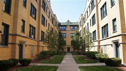 $3,295 | 2338 North Spaulding Avenue, Unit 3B, Chicago, IL 60647