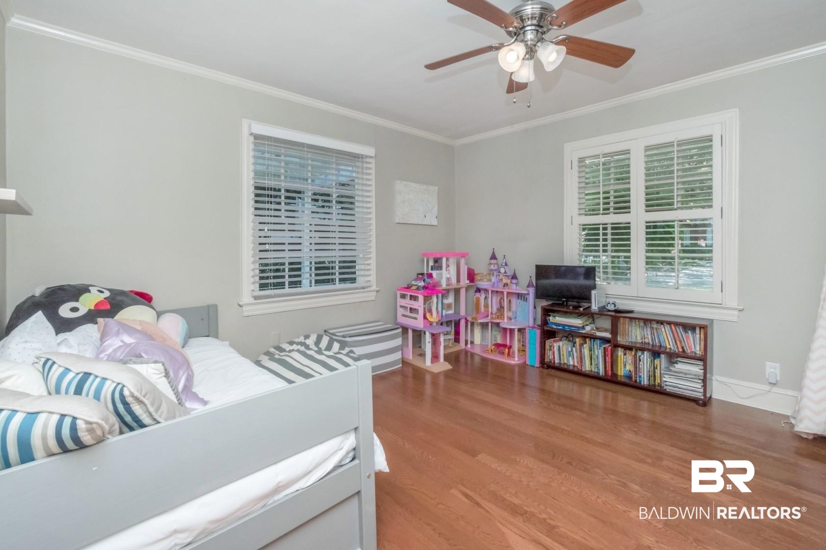 116 Florence Place Mobile, AL 36607 - Photo 21 of 41 Bedroom featuring crown molding, ceiling fan, and light hardwood / wood-style floors