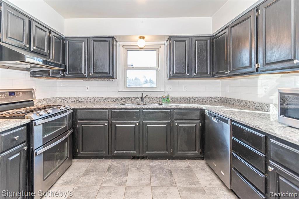 35917 West 14 Mile Road Farmington Hills, MI 48331 - Photo 20 of 57