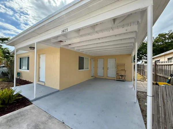 $2,700 | 1405 North J Terrace, Lake Worth Beach, FL 33460