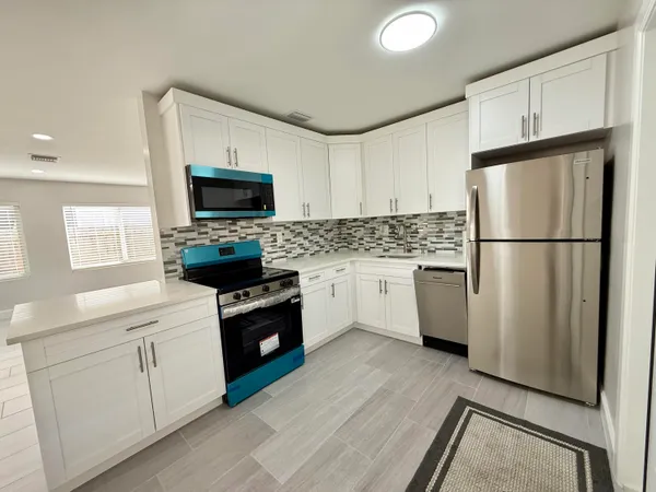 $2,700 | 1405 North J Terrace, Lake Worth Beach, FL 33460