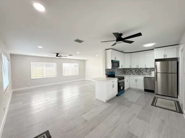$2,700 | 1405 North J Terrace, Lake Worth Beach, FL 33460