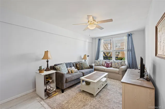 $479,000 | 120 Morris Avenue, Unit B5, Rockville Centre, NY 11570