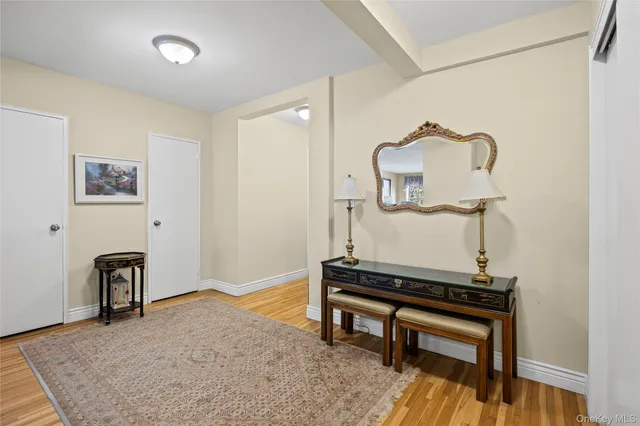 $479,000 | 120 Morris Avenue, Unit B5, Rockville Centre, NY 11570