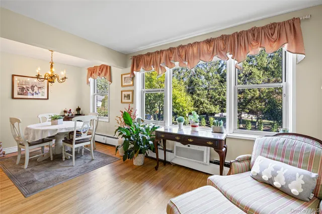 $479,000 | 120 Morris Avenue, Unit B5, Rockville Centre, NY 11570