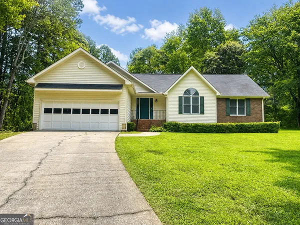$379,900 | 170 Thistledown Place, Mount Airy, GA 30563