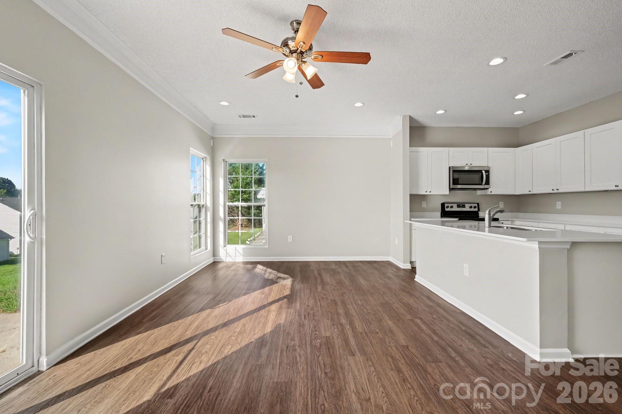 8935 Hedge Maple Road Charlotte, NC 28269 - Photo 11 of 22 Gallery Image 11