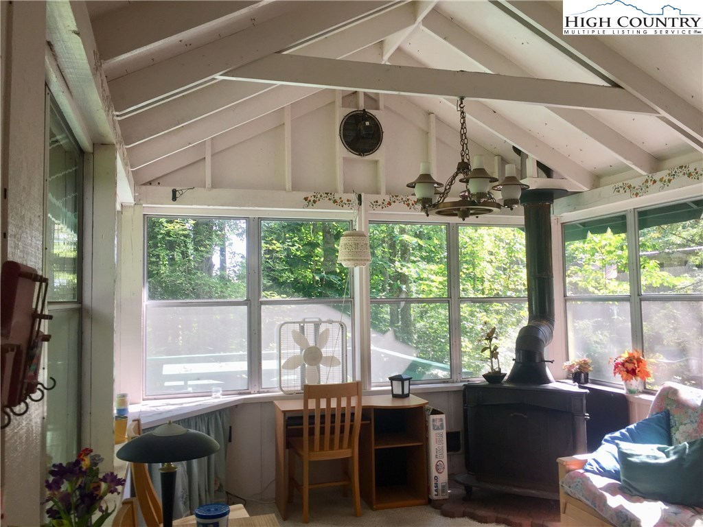 376 Windridge Road Newland, NC 28657 - Photo 3 of 30 Gallery Image 3