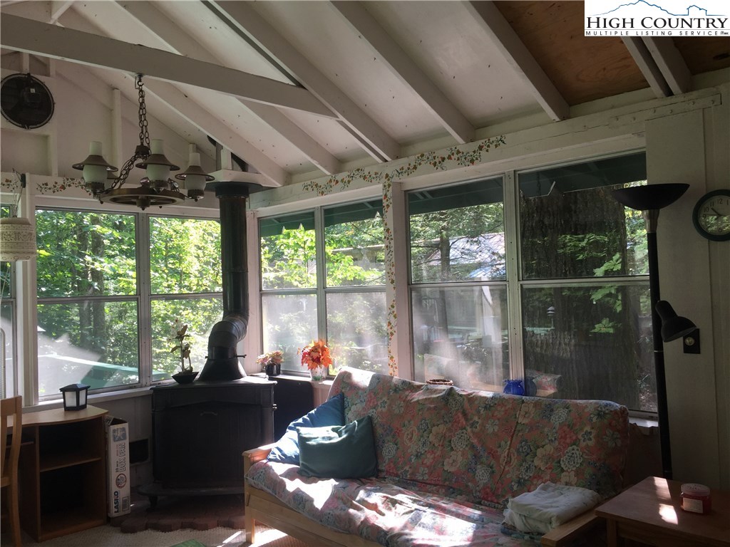 376 Windridge Road Newland, NC 28657 - Photo 4 of 30 Gallery Image 4